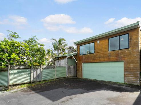 6A Howard Road, Northcote
