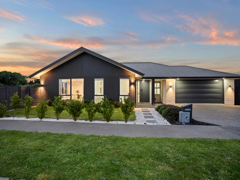 1 Agathis Crescent, Hornby