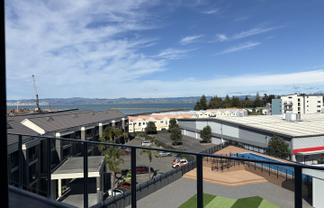 401/4 Reads Quay, Gisborne