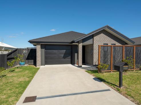 11 Eastbank Drive, Katikati