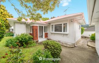 135 Kings Crescent, Central Hutt