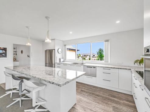 56 Verdeco Boulevard, Lincoln