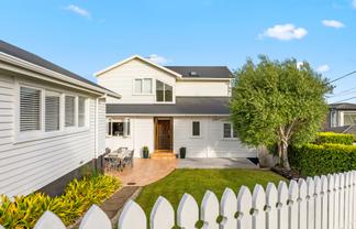 15 Seaview Road, Castor Bay