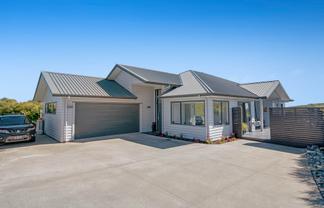 242 Hillcrest Road, Wainui