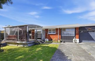 42 Waratah Street, Matua
