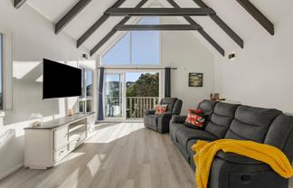 10 Linwood Way, Island Bay