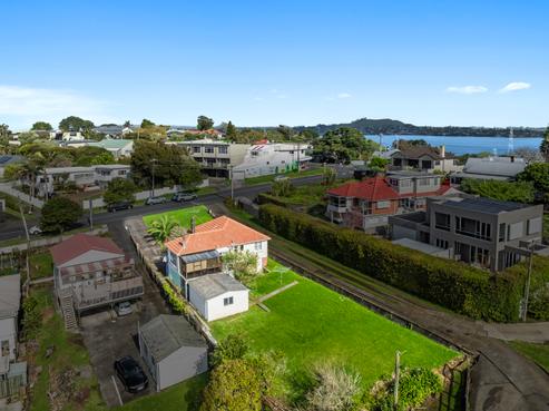 10 Queenstown Road, Hillsborough