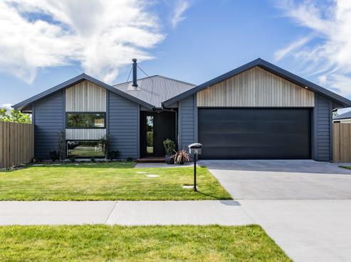 74 Parsonage Road, Woodend