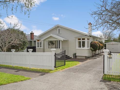 15 Harlston Road, Mount Albert