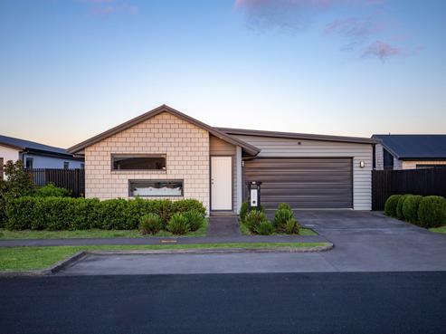 8 Probert Crescent, Greenhill Park