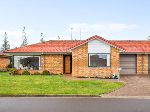 93 Grosvenor Gardens, Flagstaff