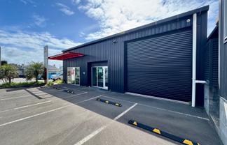 City office with warehouse and yard