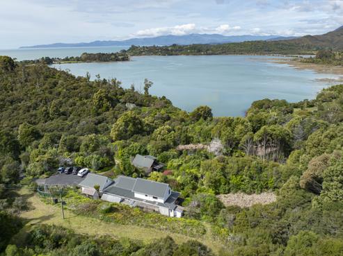 1863 Takaka-collingwood Highway, Parapara