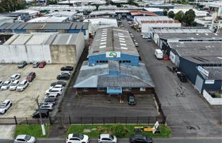 High-profile warehouse and office combo