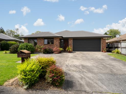8 Grace Avenue, Leamington