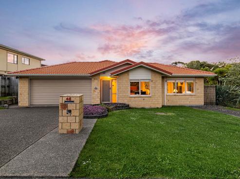 48 Jelas Road, Red Beach