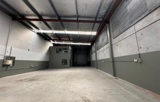 CBRE | Tilt-Slab 515sqm Unit