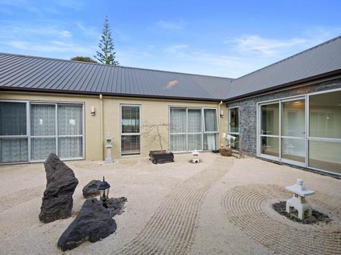 75 Whitford Park Road, Whitford