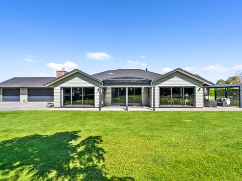 2 Beau Lane, Maunu