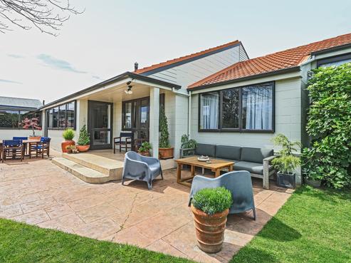 406A Frederick Street West, Mahora
