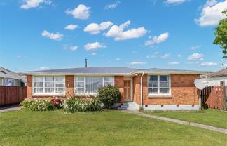 40A Henley Street, Westport