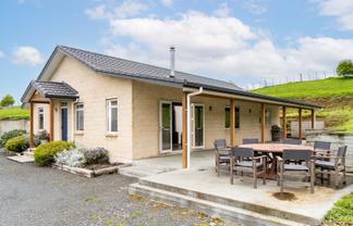 28 Wrights Road, Raglan
