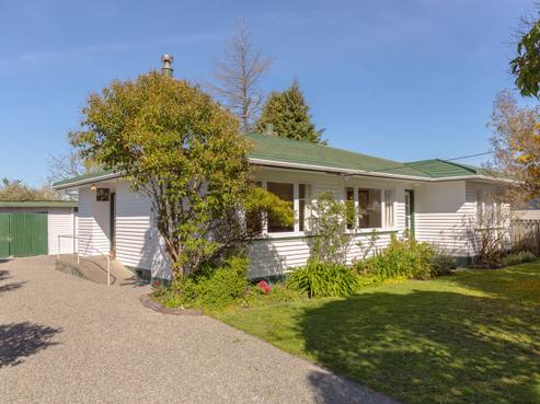 27 Brooklyn Road, Carterton
