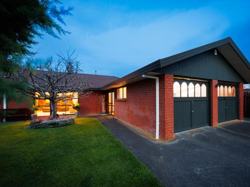 135 Amberley Avenue, Highbury