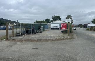 Price Reduction - Priced to Sell in Wakefield