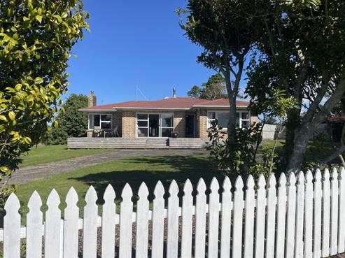 699 Durham Road Upper, Inglewood