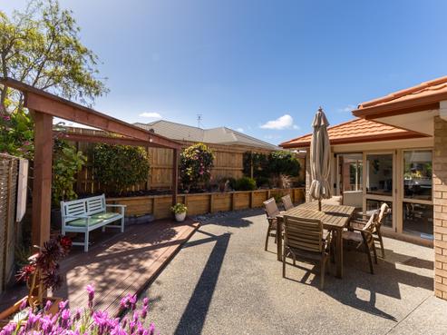 8 Jeannie Way, Waikanae Beach