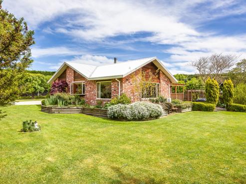 21 Browns Road, Okuku