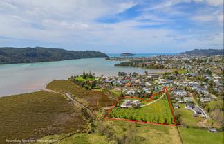 141 Everitt Crescent, Whangamata