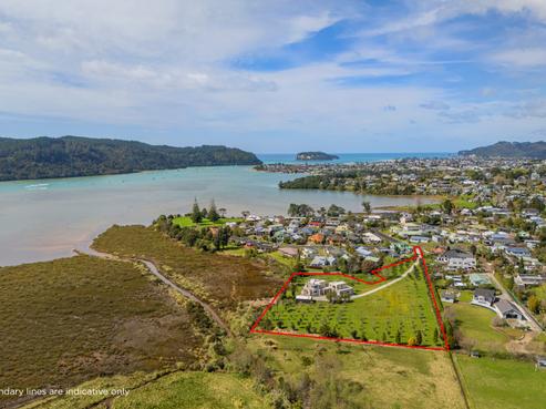 141 Everitt Crescent, Whangamata