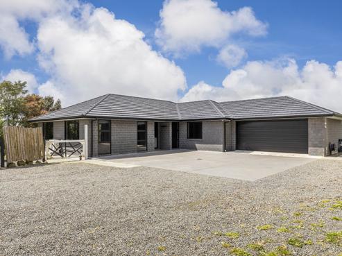 1402 Devon Road, Waitara