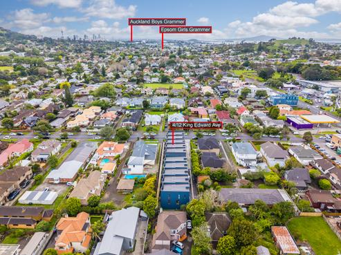 4/12 King Edward Avenue, Epsom