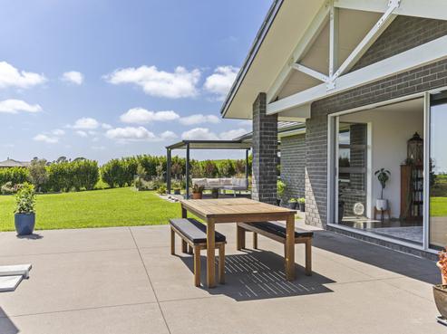210 Maude Road, Inglewood