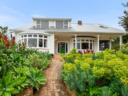 533 Devon Street West, Blagdon