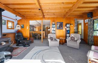 525 State Highway 1, Picton