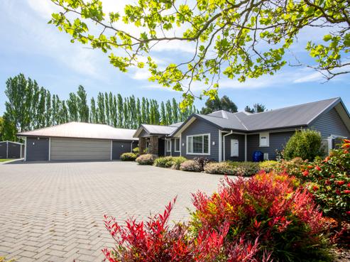 10 Burntwood Lane, Pegasus