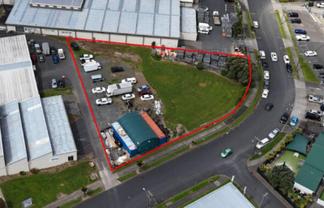 Metalled secured yard | 2,300sqm