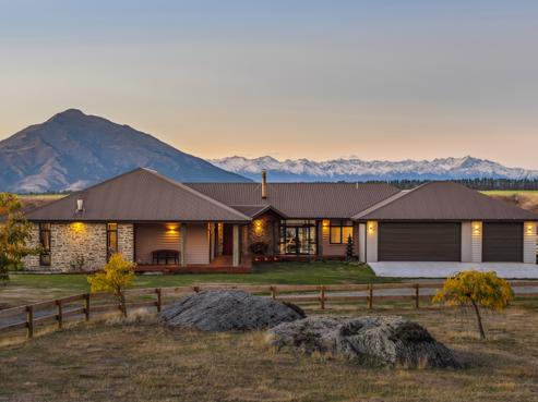 182 Stevenson Road, Luggate