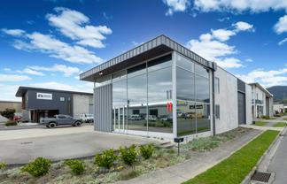 Trade Showroom + High-Stud Warehouse