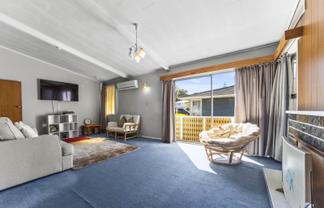 27 Whittle Place, New Windsor