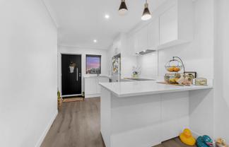 70 Paretaiuru Crescent, Papakura