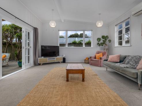 53 Tiromoana Road, Raumati South