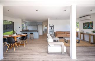 16 Ocean Road, Surfdale