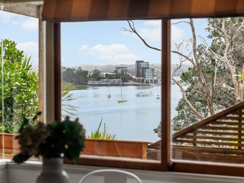 20 Oruamo Place, Beach Haven