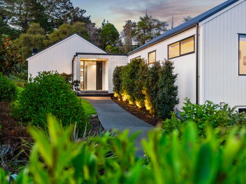 8 Collings Drive, Lucas Heights