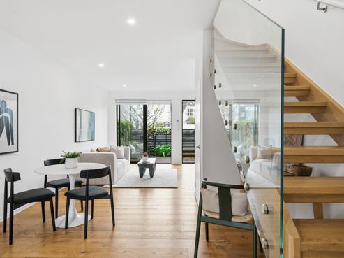 2/4 Glen Atkinson Street, Saint Heliers